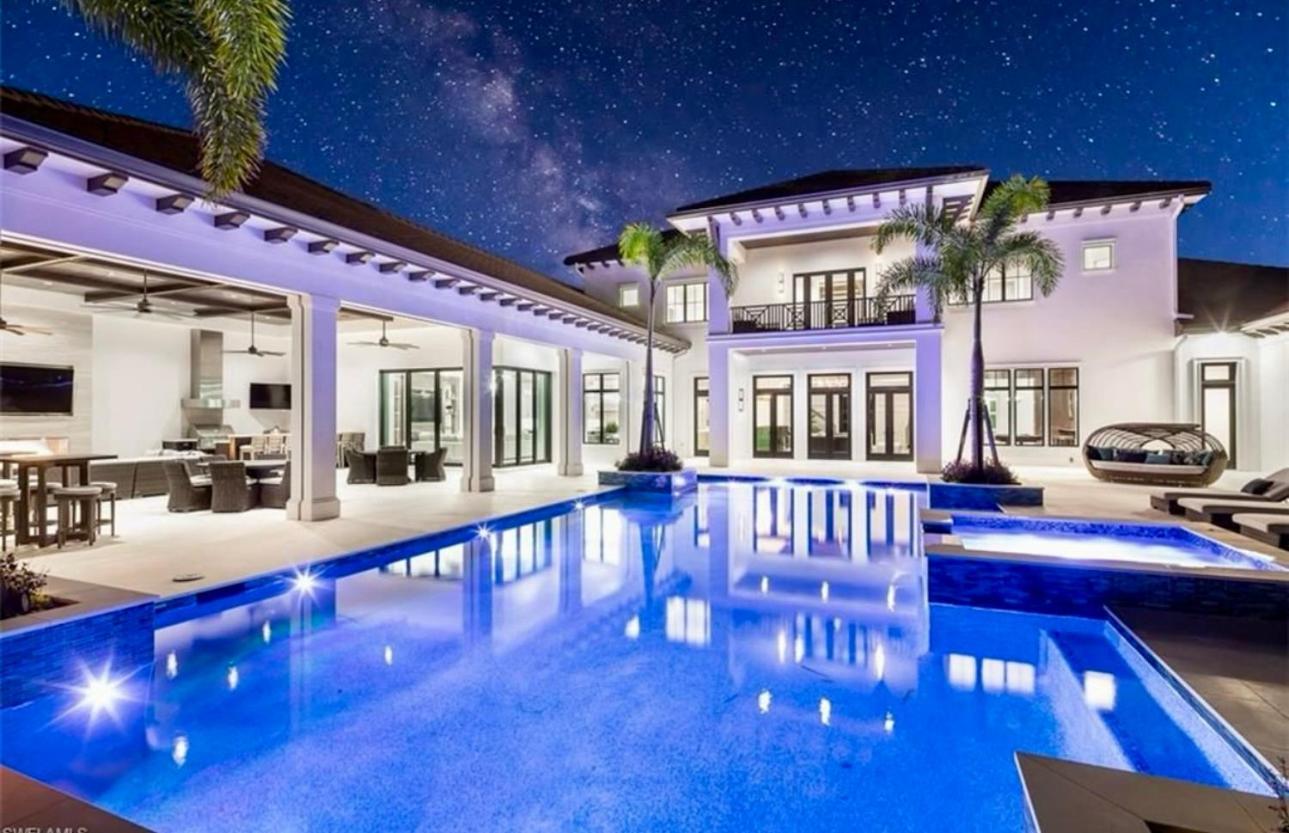 The Veteran Residents Villa Naples Exterior photo